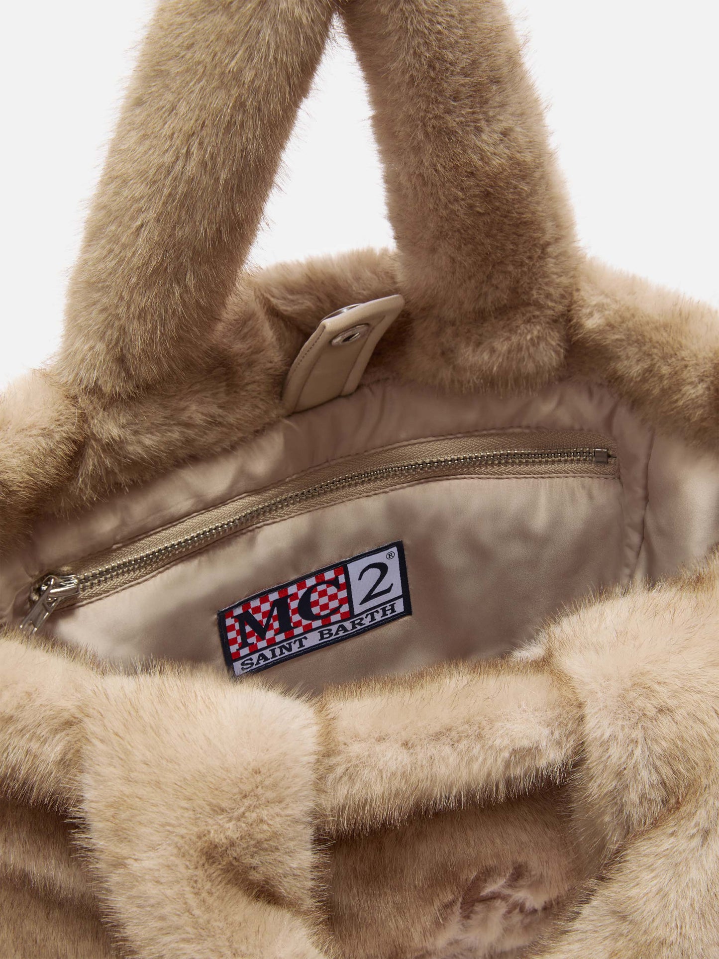 Colette Soft Handtasche aus beigefarbenem Kunstpelz