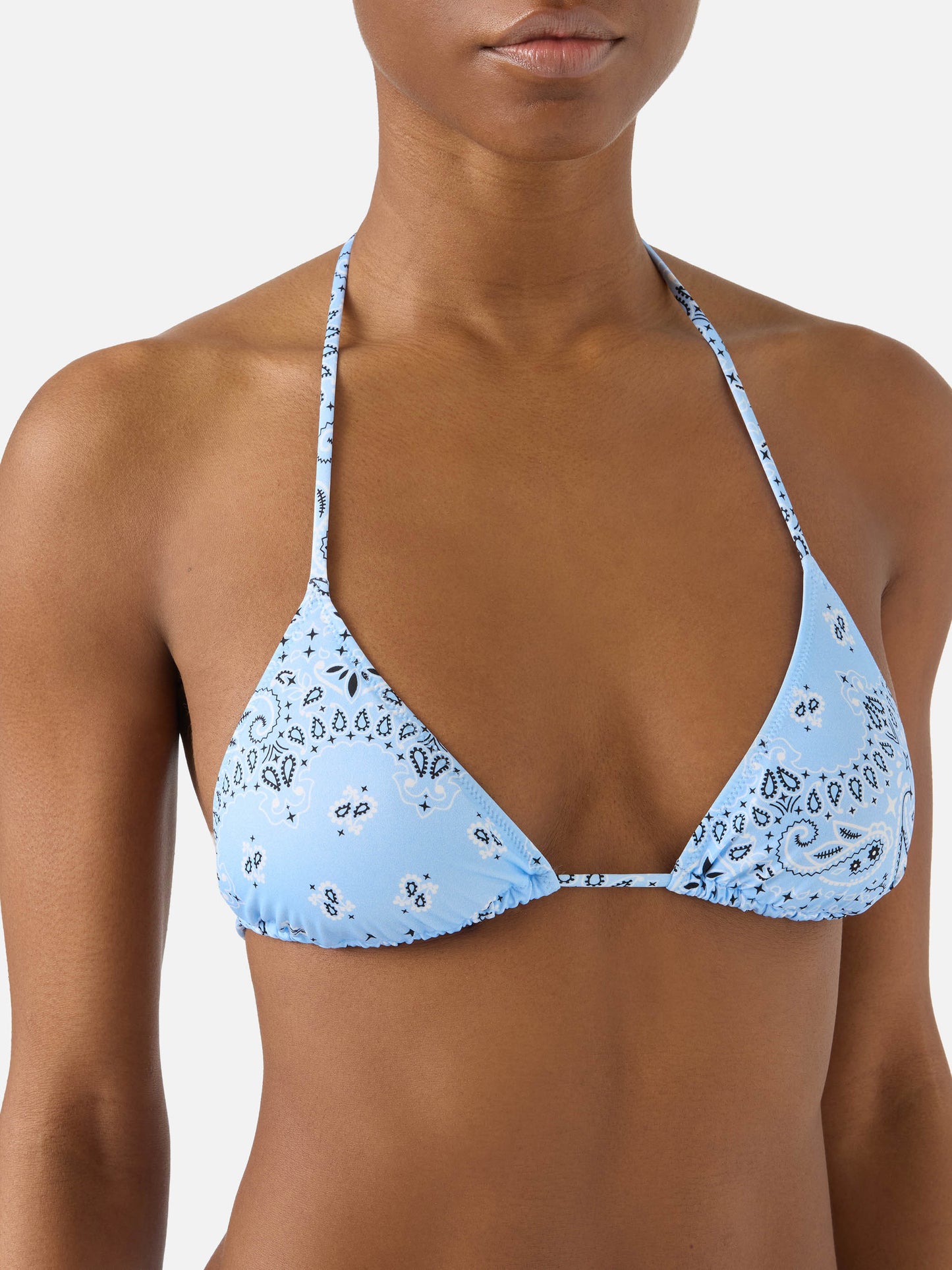 Top de bikini triangular Leah con estampado bandana azul claro