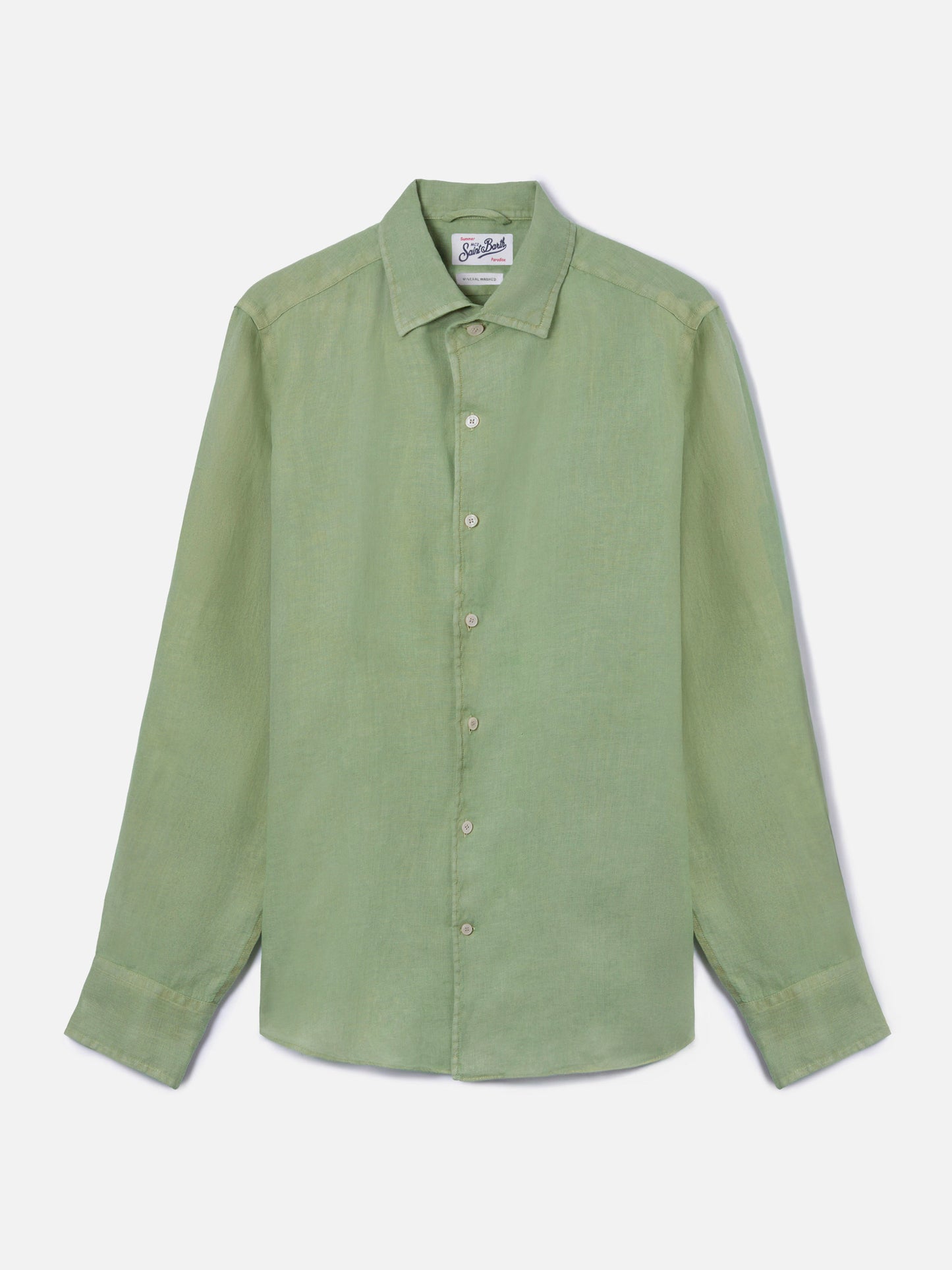 Camisa Raphael verde salvia en lino con teñido mineral en prenda