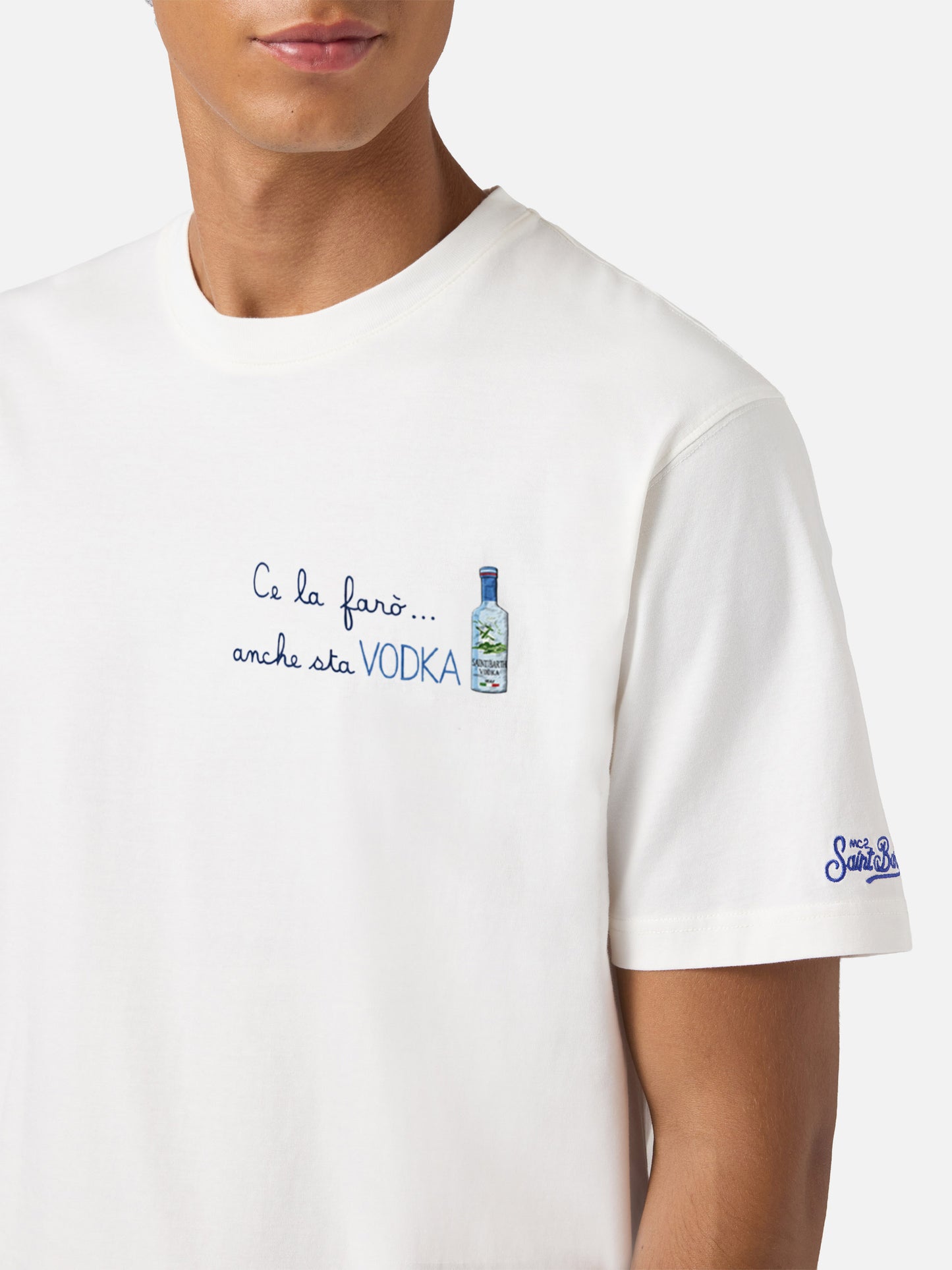 Arnott-Baumwoll-T-Shirt in Weiß mit „Ce la farò anche sta Vodka“-Stickerei
