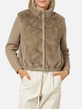 Mael Kunstfell-Gilet mit Strickärmeln 