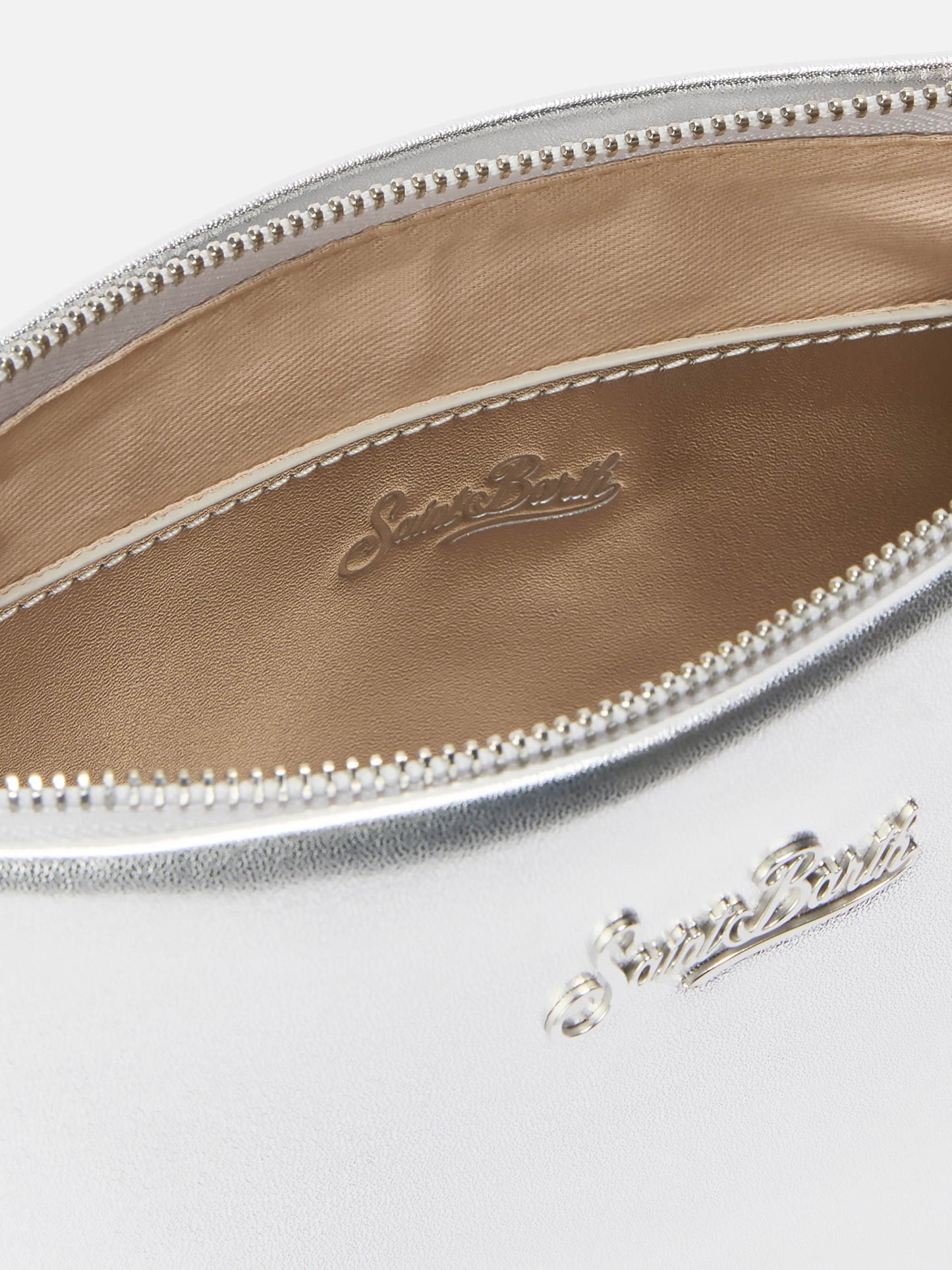 Aline Schultertasche aus silberfarbenem Laminatleder