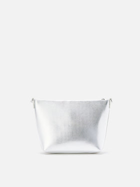 Aline Schultertasche aus silberfarbenem Laminatleder
