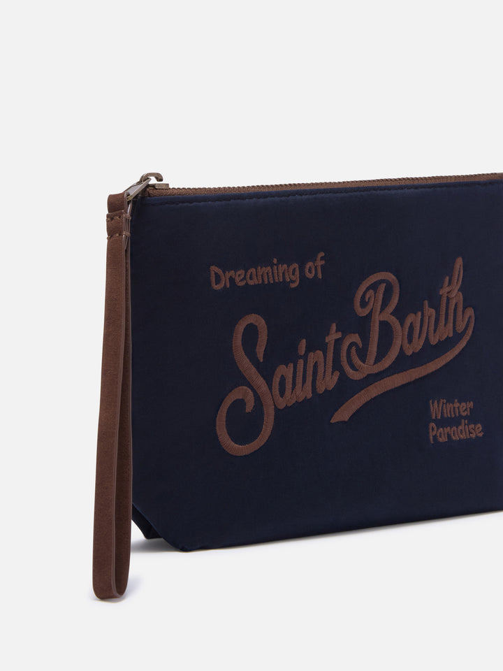 Marineblauer blue Aline aus gewachstem pochette mit Logostickerei 