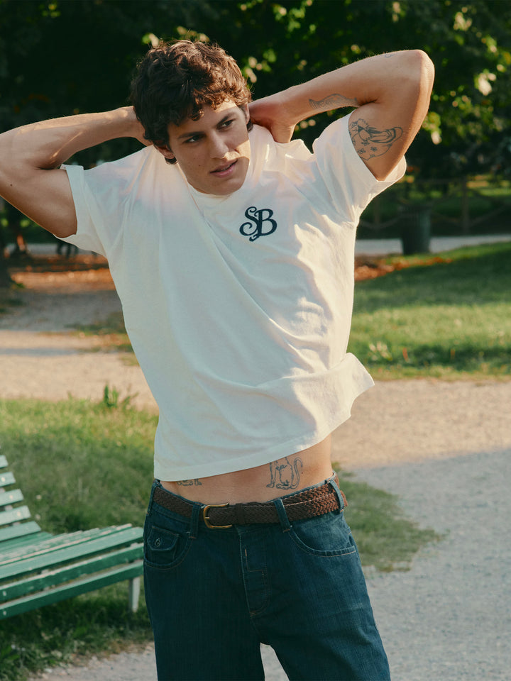 T-shirt Arnott off white in cotone organico con ricamo monogramma SB Legacy