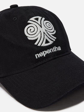 Baseballkappe aus Baumwolle mit Nepentha-Stickerei | NEPENTHA SONDEREDITION