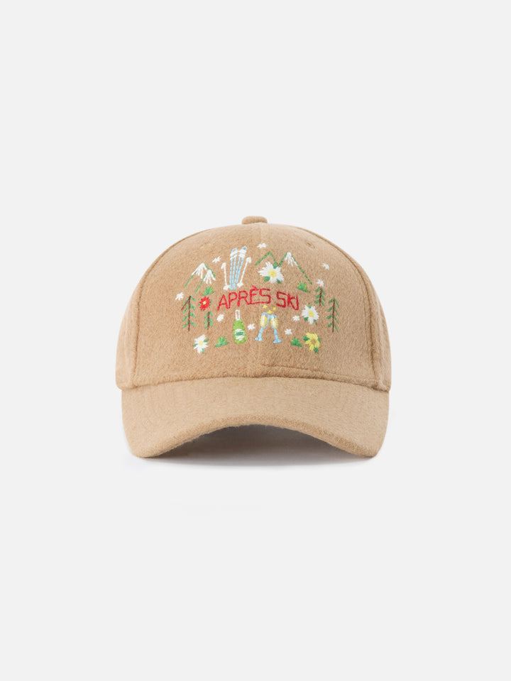 Cappello Baseball beige in feltro con ricamo paesaggio di montagna