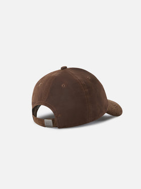 Braune Baseball Kappe aus gewachstem Cord mit Logostickerei 
