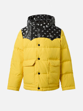 Kapuzen-Daunenjacke Baxter Jr. mit Bandana-Print
