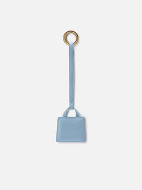 Charm para bolso de piel lisa azul claro con logo en relieve 