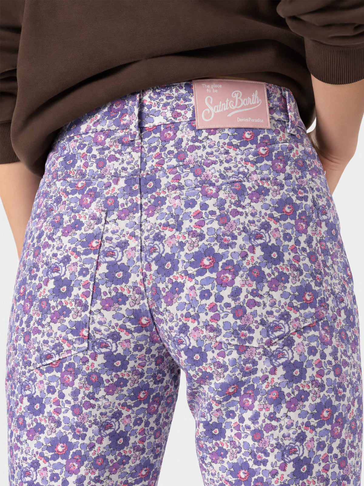Jeans de denim con estampado floral Belleville Betsy | Special Edition 