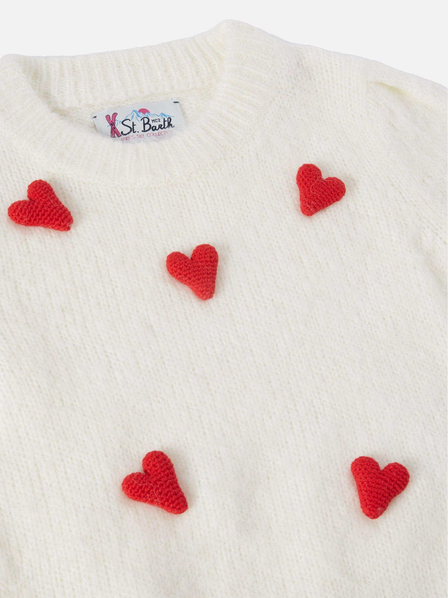 Gebürsteter Pullover Bloom Soft mit gehäkelten Herzapplikationen