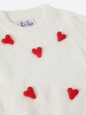 Gebürsteter Pullover Bloom Soft mit gehäkelten Herzapplikationen