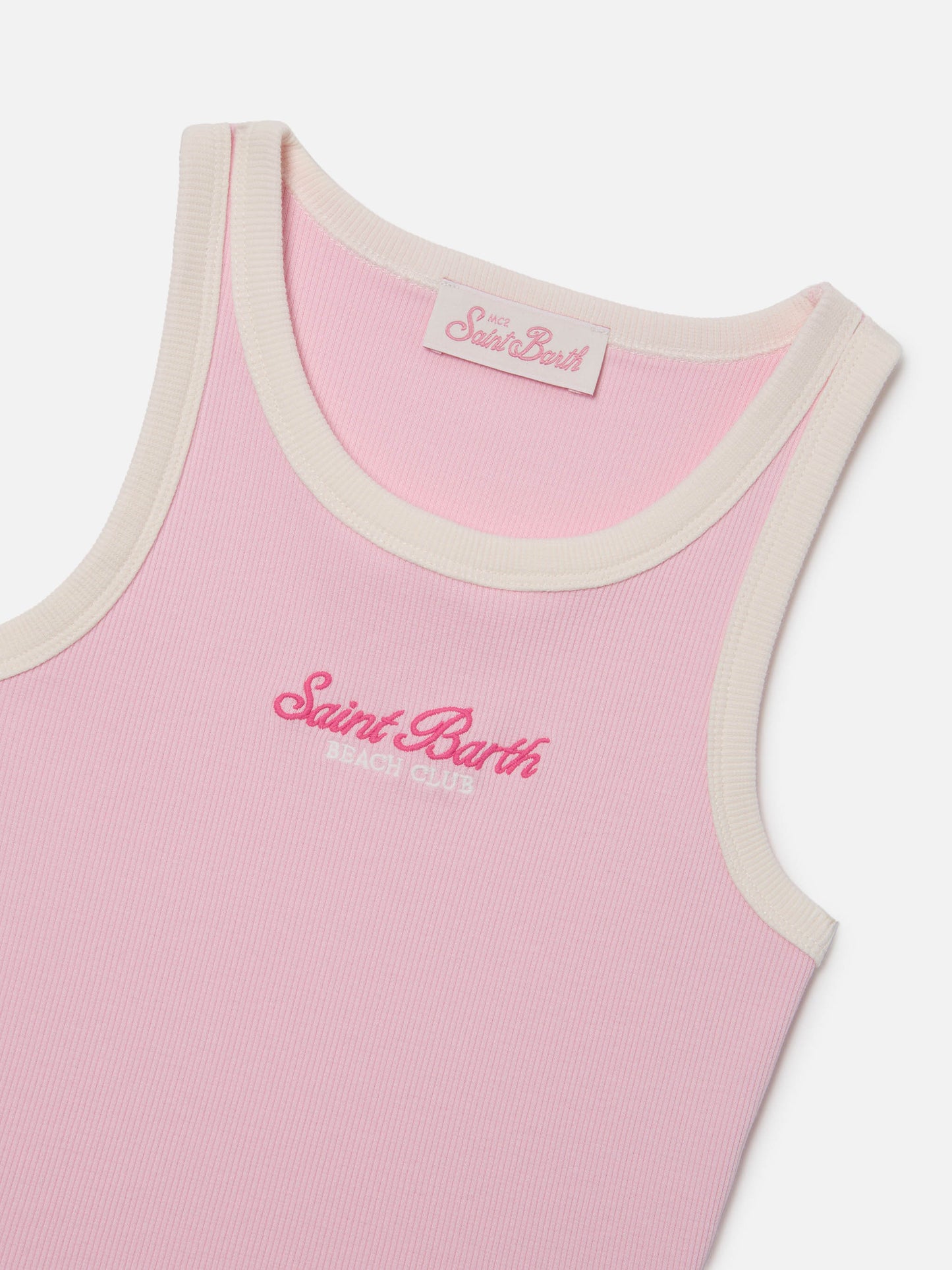 Camiseta de tirantes Blue Jr en rosa con logo bordado y ribetes color crema 
