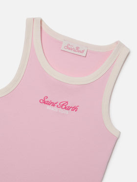 Camiseta de tirantes Blue Jr en rosa con logo bordado y ribetes color crema 