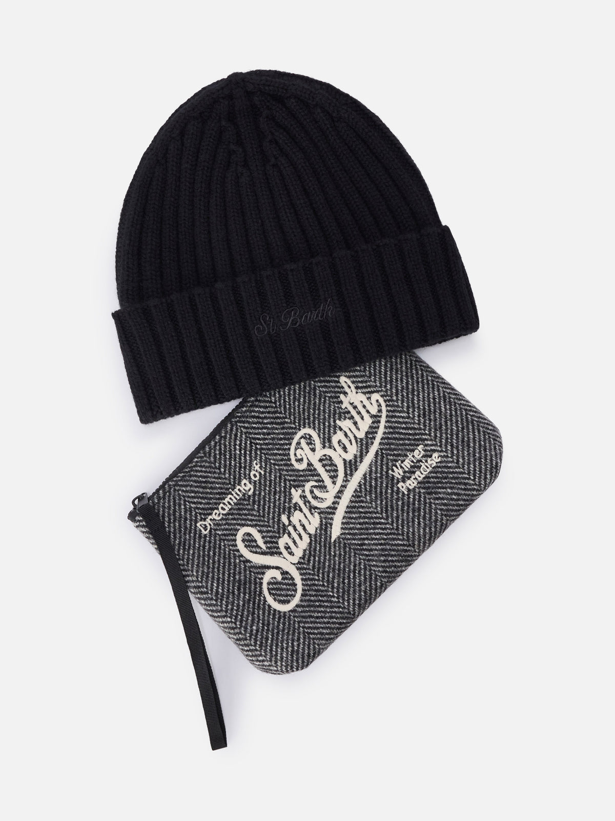 Pochette with herringbone pattern and black beanie set