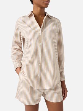 Chemise Brigitte en coton à rayures beiges avec broderie Sport Club 