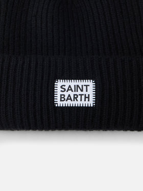 Schwarze, gerippte Damenmütze „Berry“ mit Saint-Barth-Aufnäher