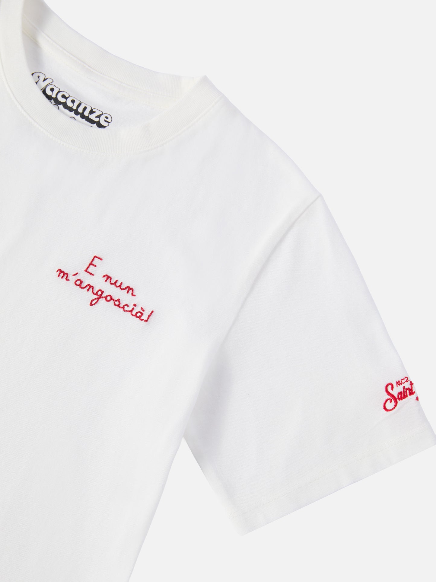 Cameron Warm winter cotton T-shirt in white with E nun m’angoscià! embroidery | VACANZE DI NATALE SPECIAL EDITION