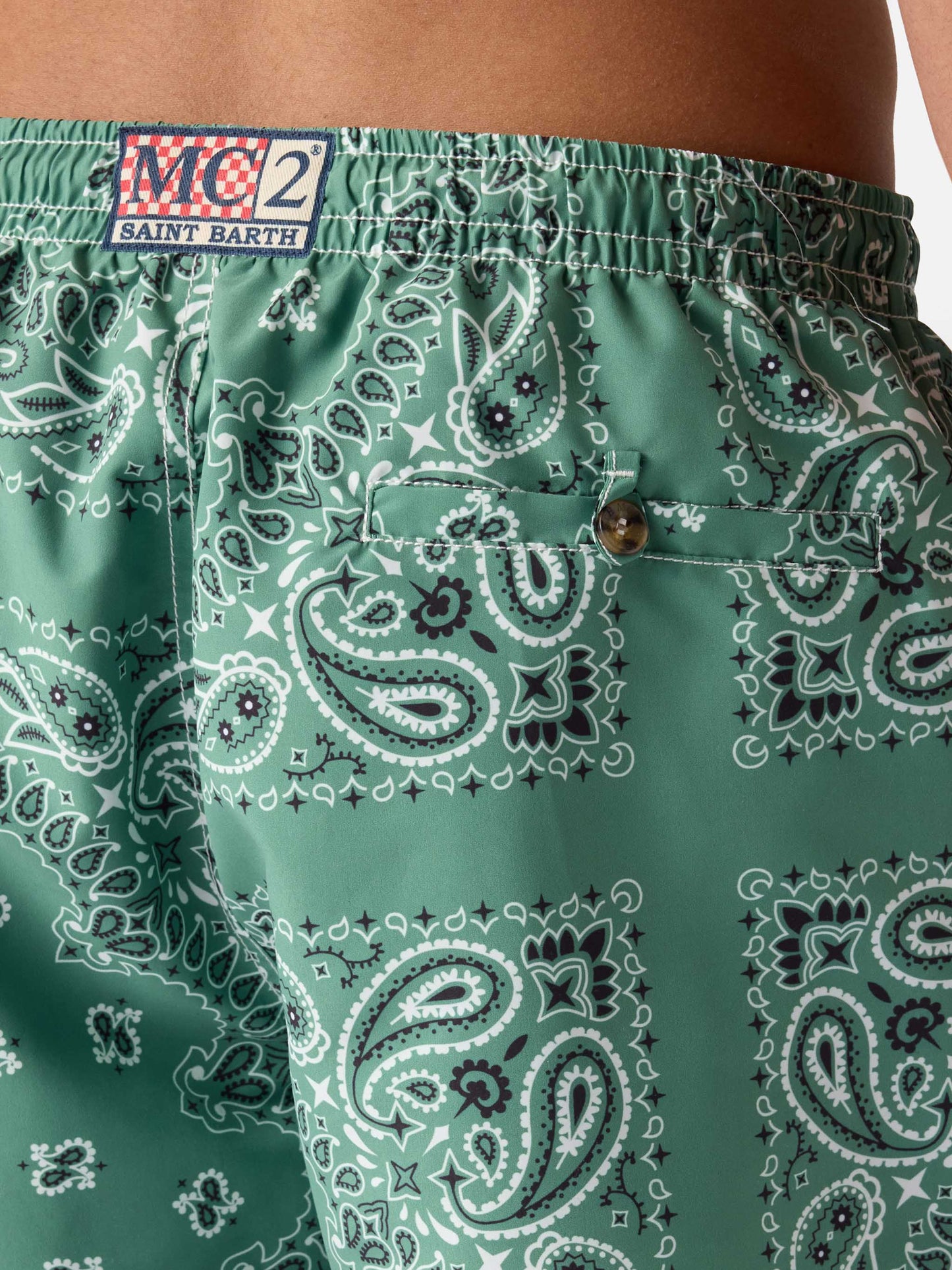 Short de bain Caprese avec imprimé bandana vert militaire 
