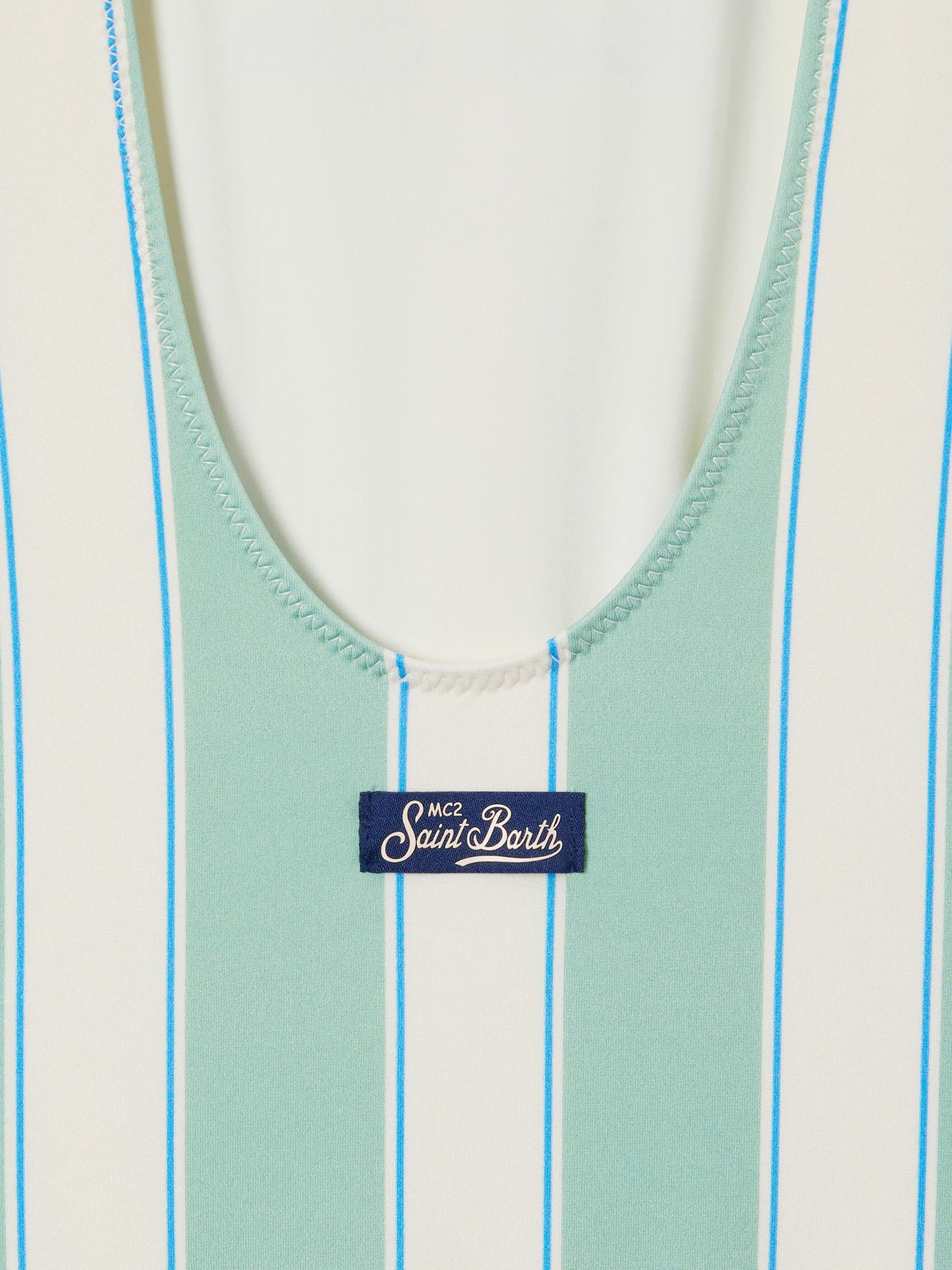 Cara einteiliger Badeanzug mit grün-weißen Streifen und Beach Club-Print 
