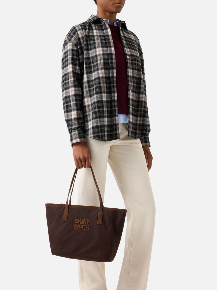 Borsa Medium City marrone in tessuto cerato con ricamo logo