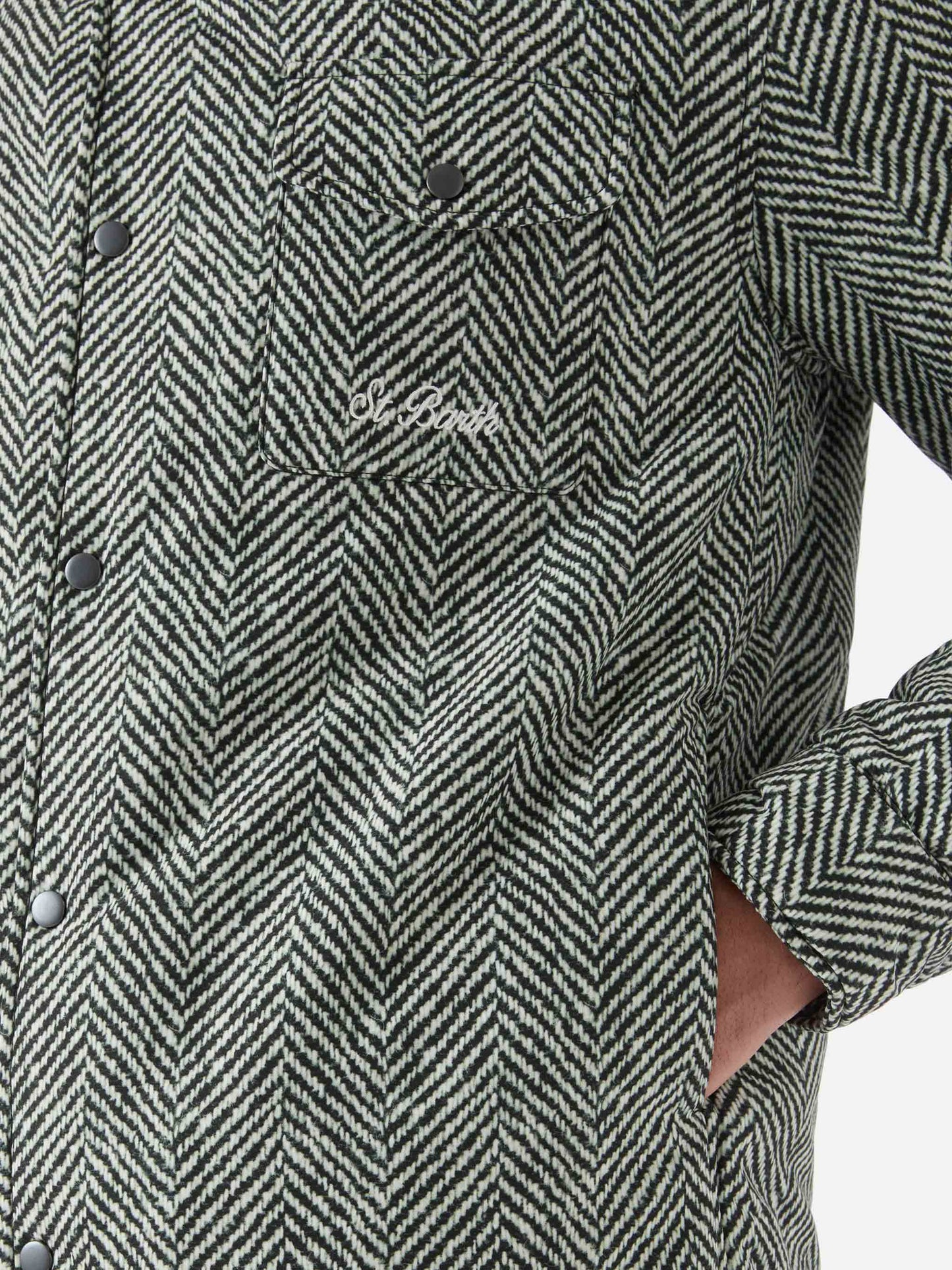 Sobrecamisa Chalet de tejido técnico con estampado de espiga 