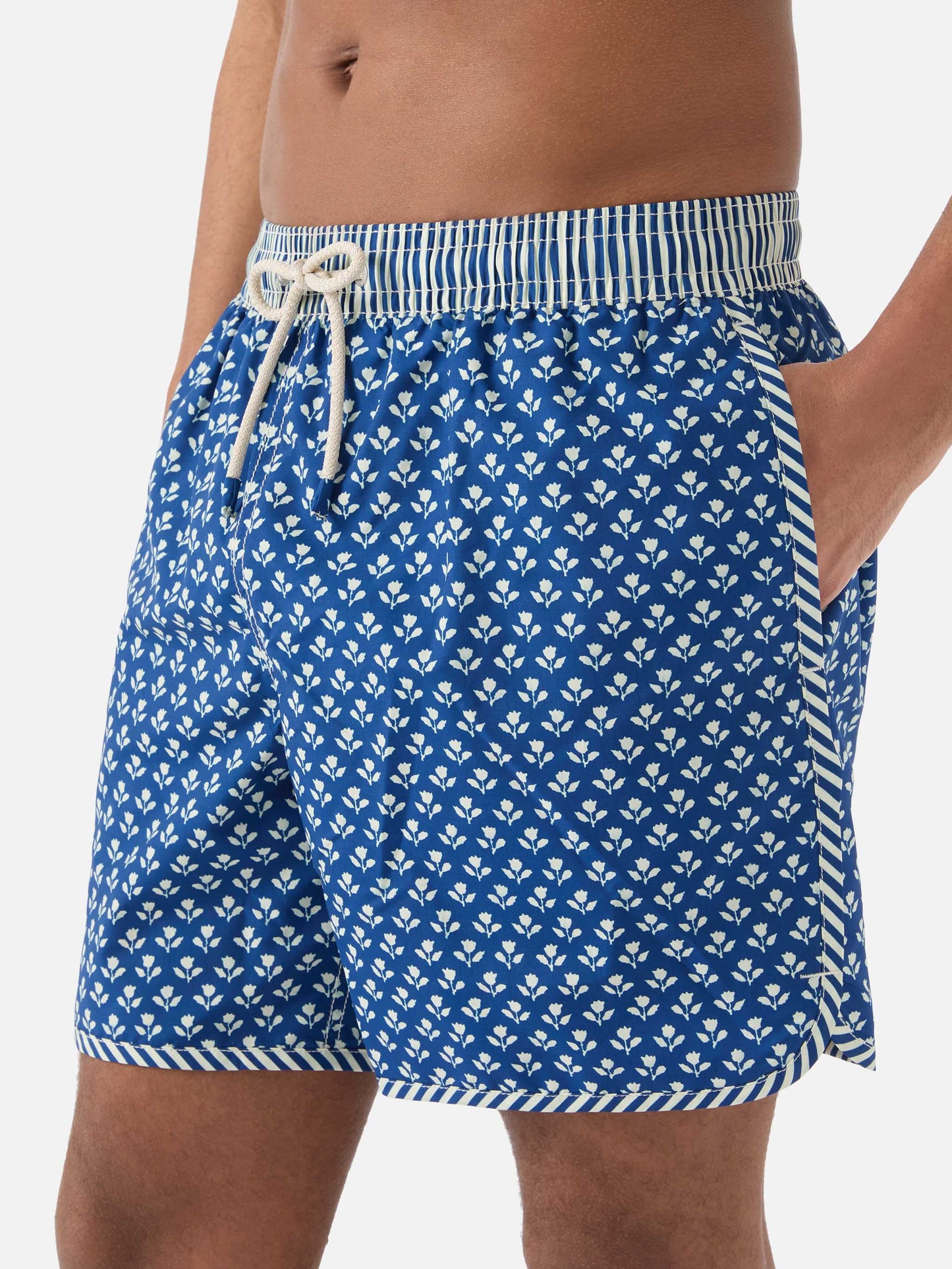 Badeshorts Comporta mit floralem Batik-Print 