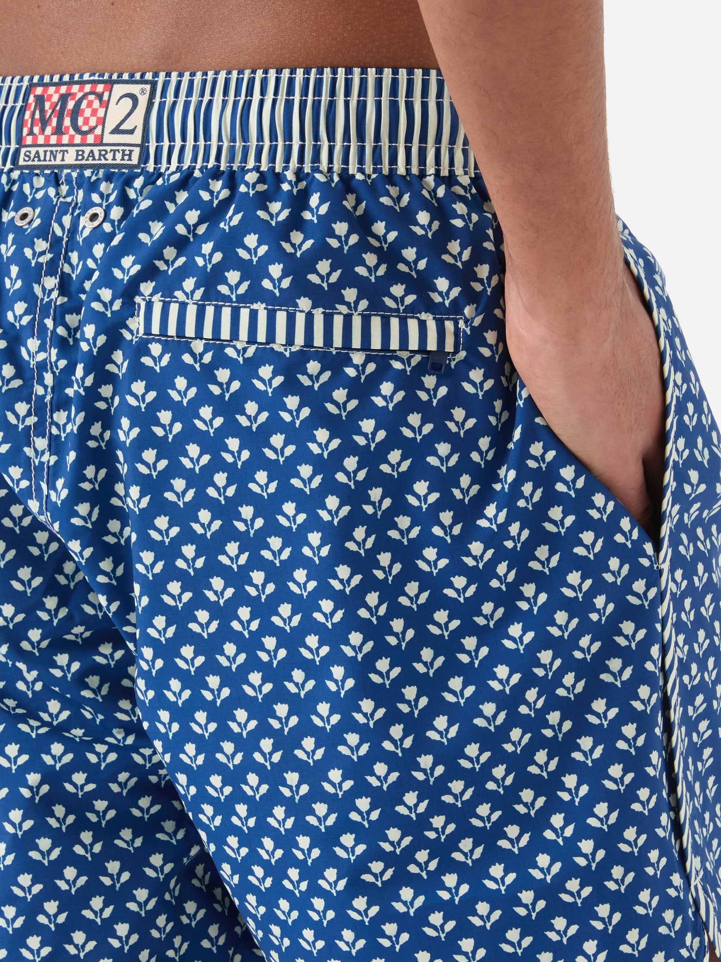 Badeshorts Comporta mit floralem Batik-Print 