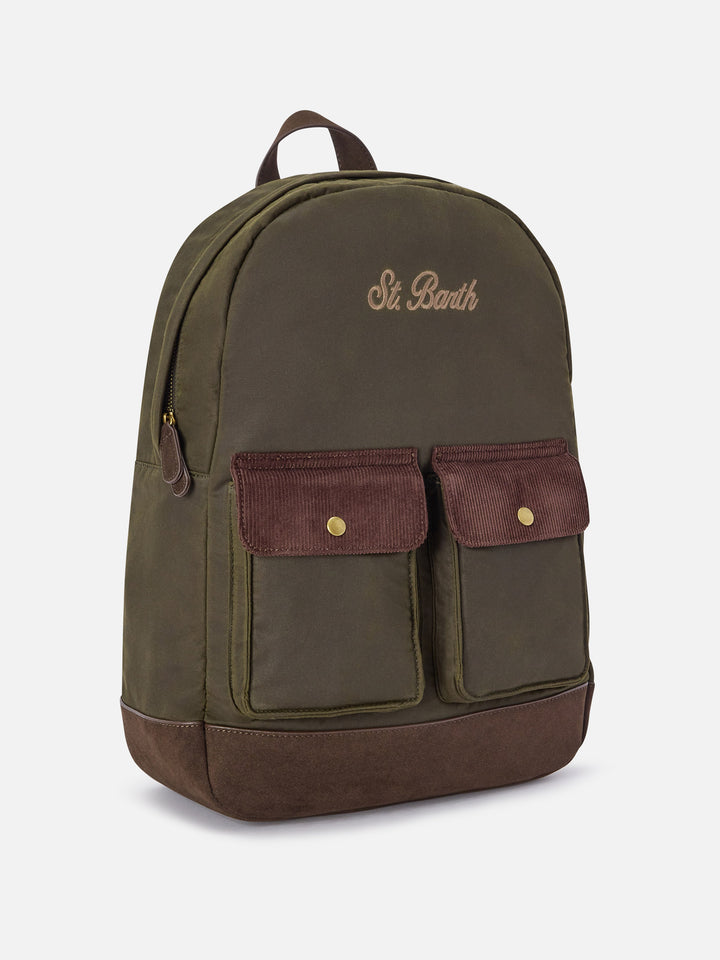 Gewachster Rucksack in Military Green Cody mit Logostickerei 