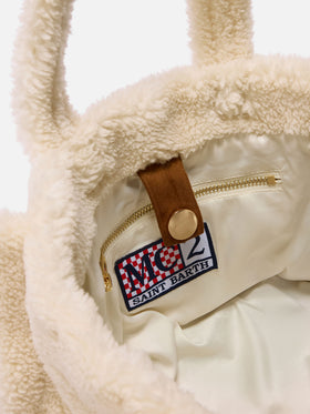 Colette Teddy Handtasche aus weißem Sherpa-Fleece mit Maxi-Logo
