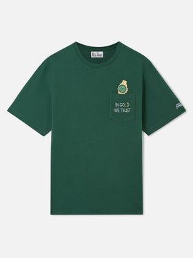 Connor T-Shirt mit Brusttasche in Grün mit „In Gold We Trust“-Stickerei 
