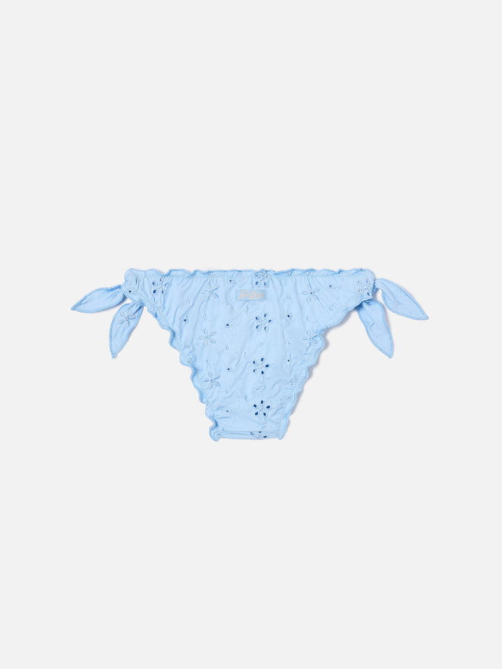 Slip de baño Cric azul claro de sangallo con bordado floral 