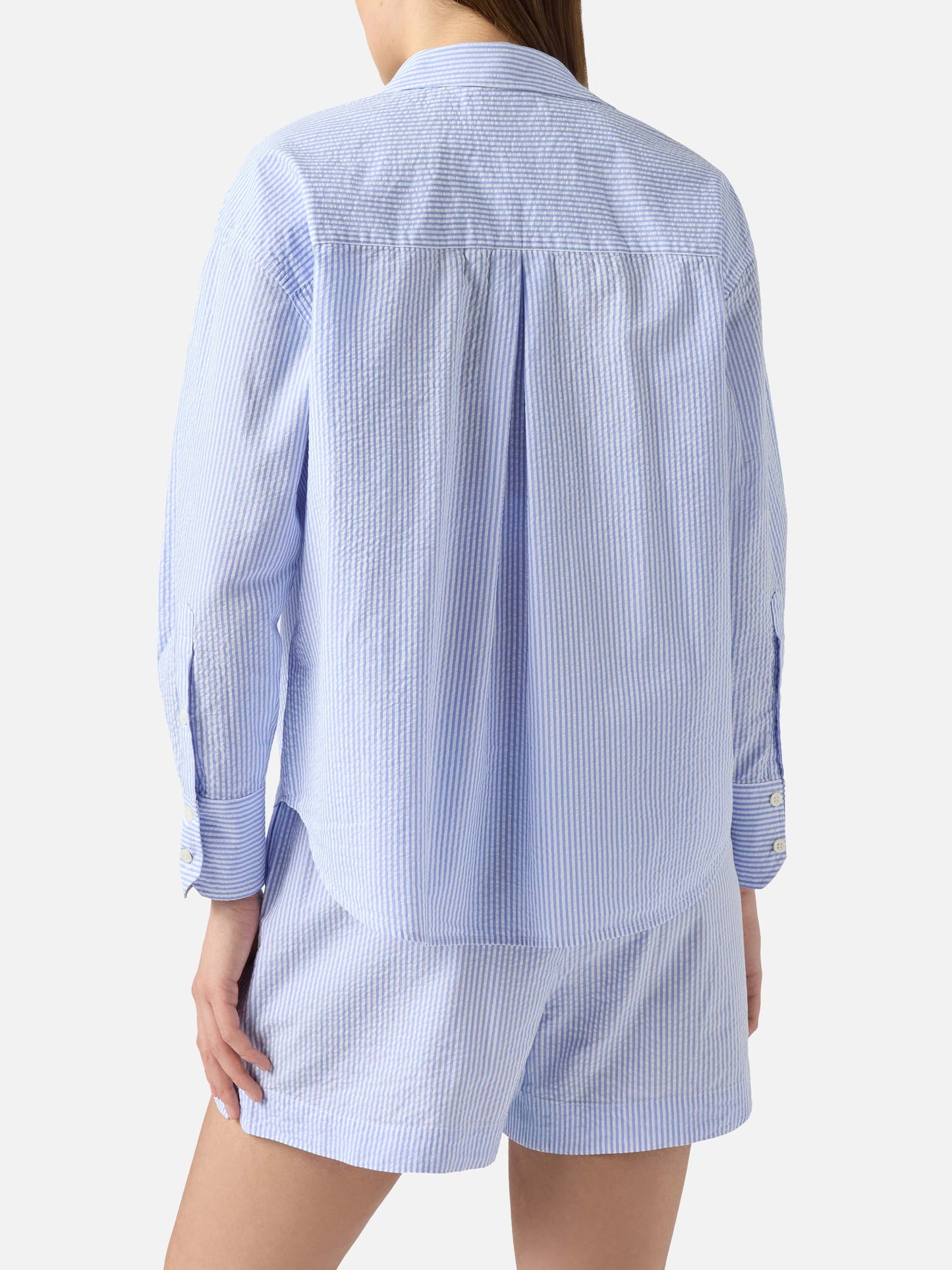 Chemise Cristal en seersucker rayé bleu clair avec broderie 