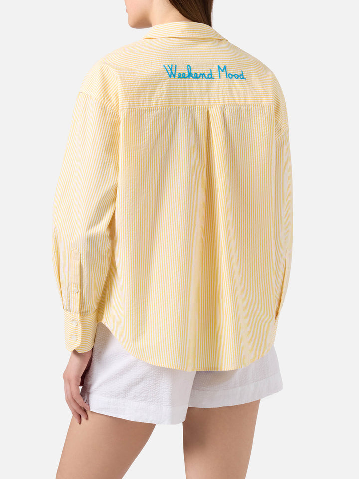 Chemise Cristal en seersucker rayé jaune avec broderie Weekend Mood 