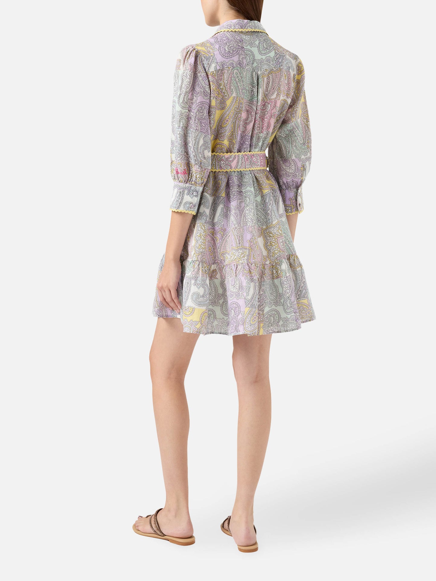 Kurzes Kleid von Daisi Linen mit Paisley-Muster
