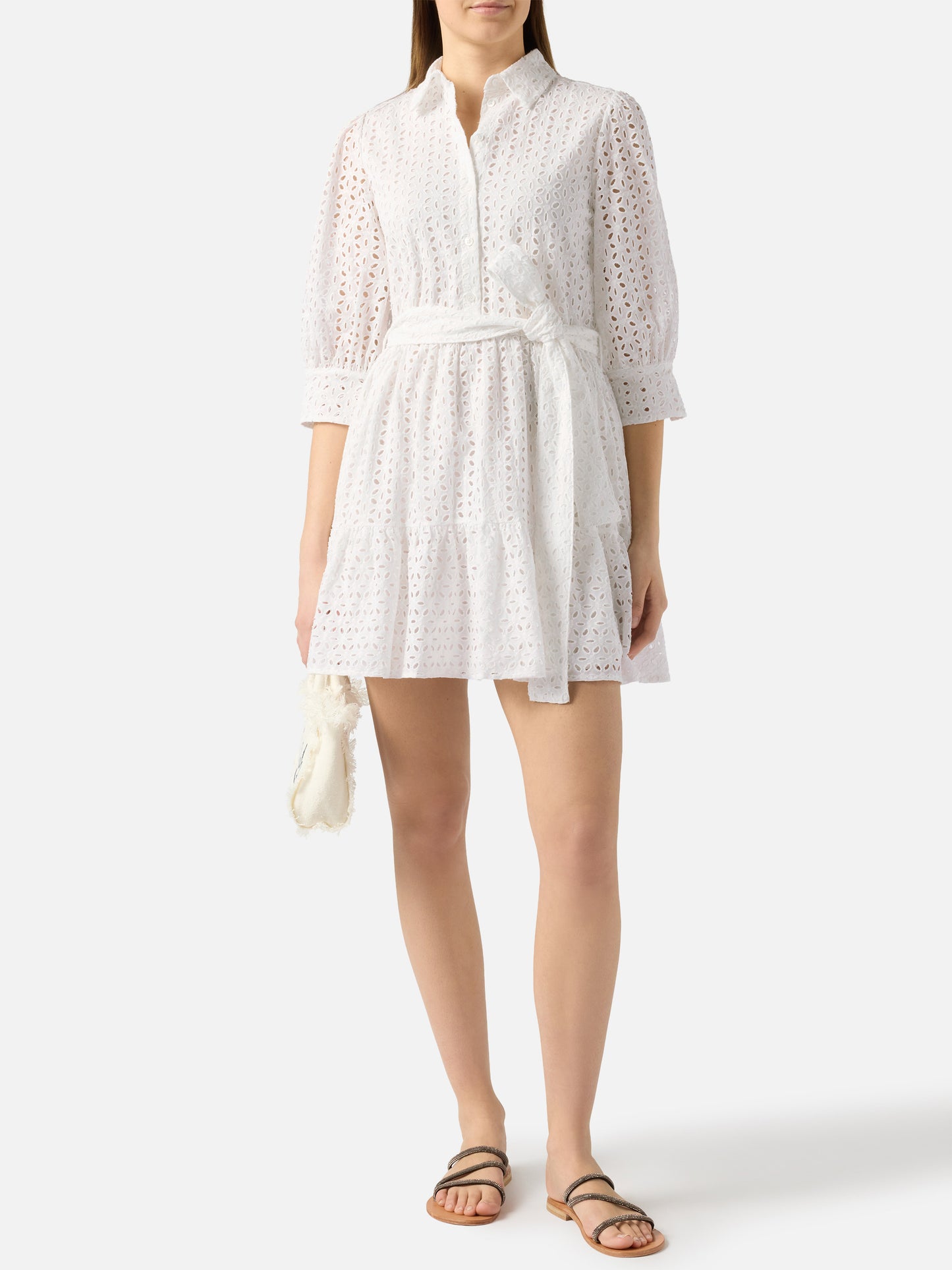 Weißes Baumwoll-Kurzkleid Daisi mit Stickereien