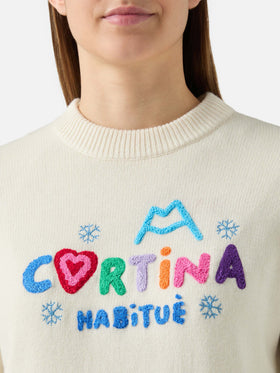 Weißer Danya-Rundhalspullover mit Cortina Habitué-Aufnäher