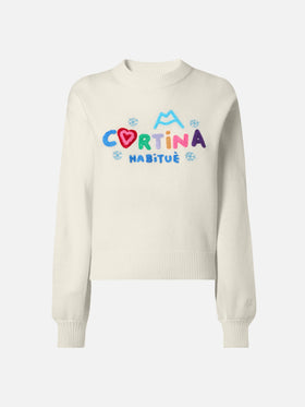 Weißer Danya-Rundhalspullover mit Cortina Habitué-Aufnäher