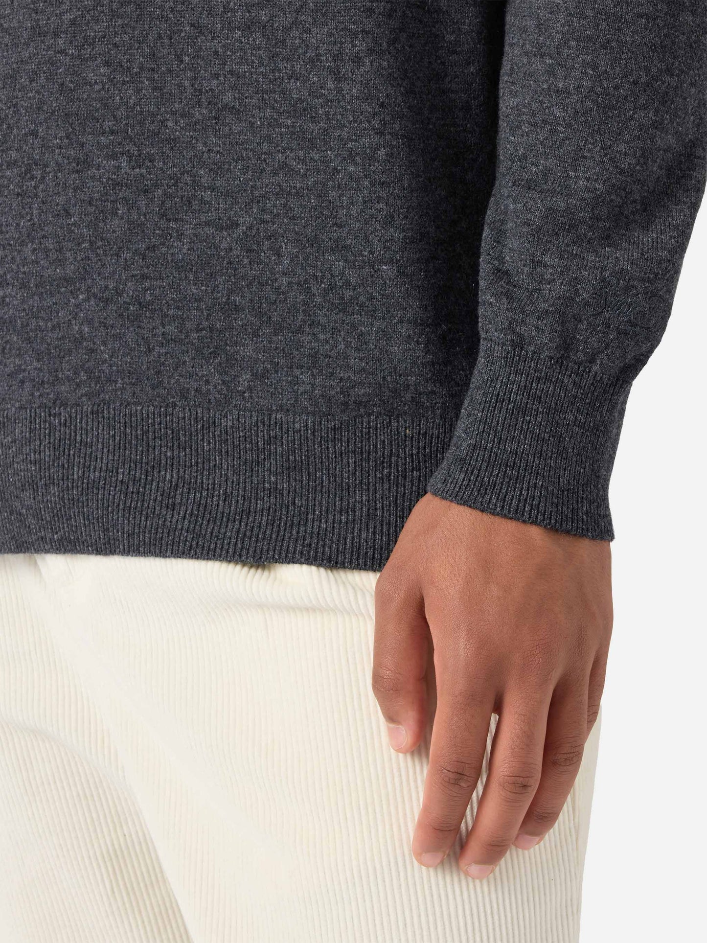 Halbzip-Pullover aus anthrazitfarbener Merinowolle und Kaschmir
