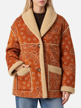 Chaqueta reversible de shearling Dorys con estampado bandana 
