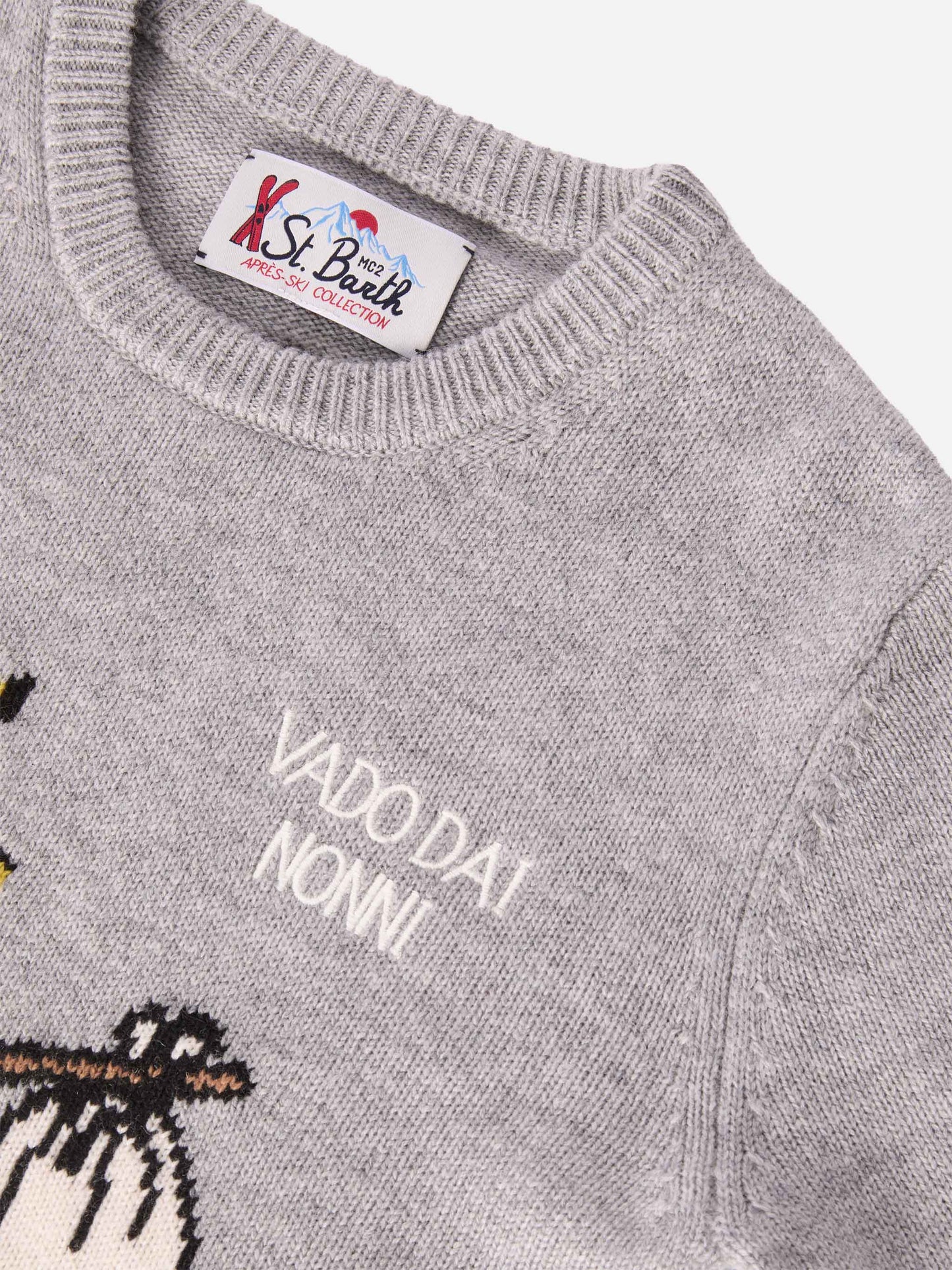 Girocollo Douglas in misto cashmere con stampa Woodstock e ricamo Vado dai Nonni | PEANUTS SPECIAL EDITION