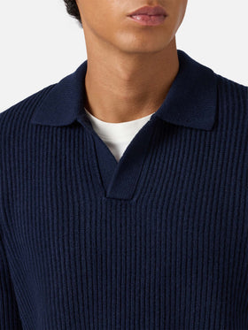 Marineblaues Polohemd aus reiner Wolle, gestrickt von Downing