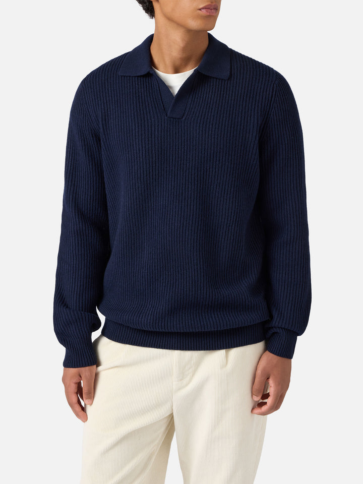 Marineblaues Polohemd aus reiner Wolle, gestrickt von Downing