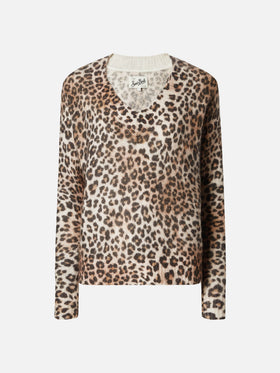 Elara V-Ausschnitt-Pullover aus kamelfarbenem Mohair-Mix mit Leopardenmuster