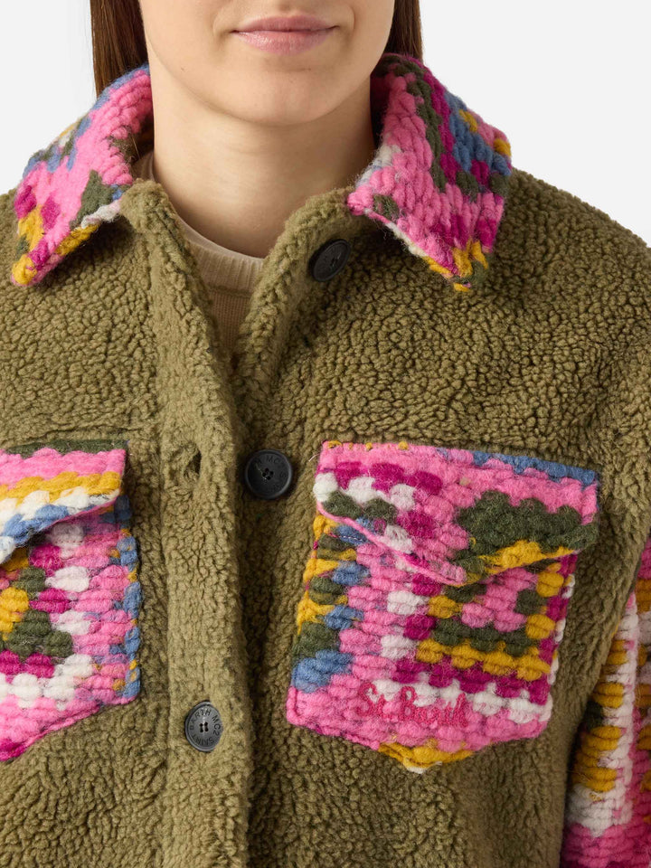 Overshirt Elys verde militare con dettagli crochet