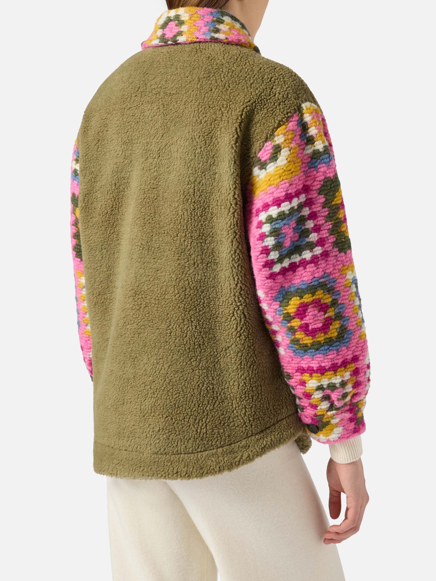 Surchemise Elys vert militaire avec détails au crochet 