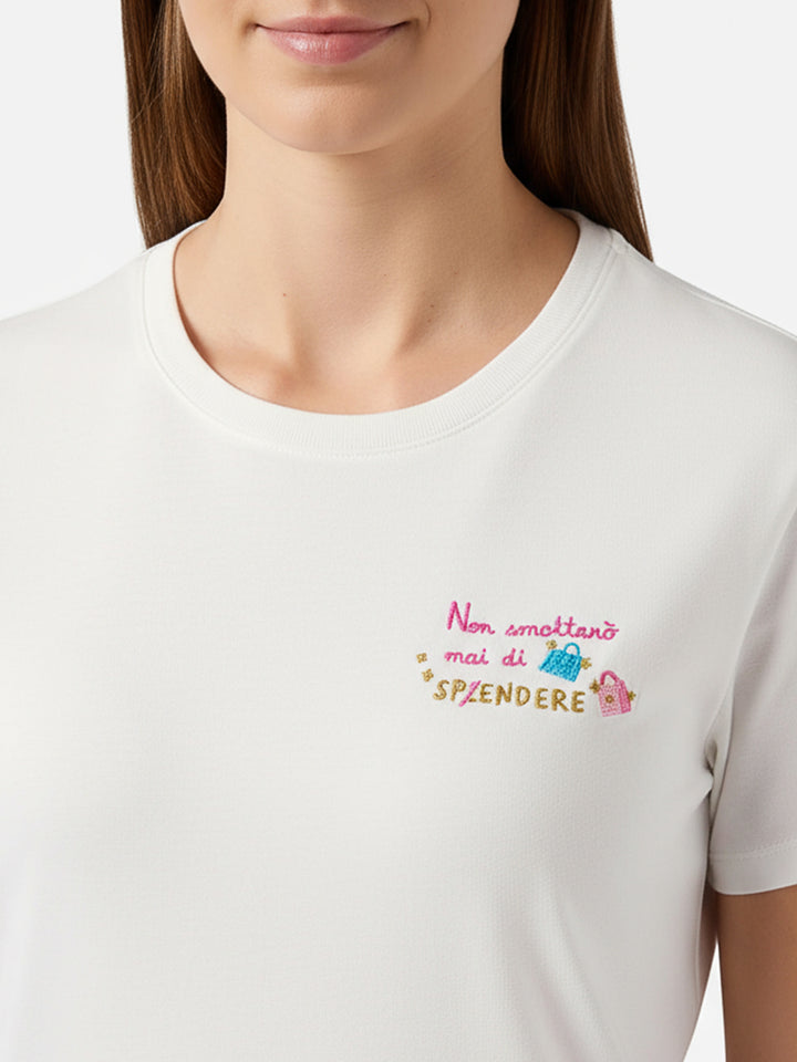 Camiseta Emilie de algodón orgánico en blanco con bordado Non smetterò mai di Sp(l)endere 