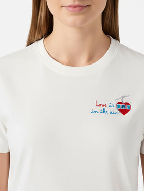 Weißes Emilie T-Shirt aus Baumwolle mit Love is in the air-Stickerei 