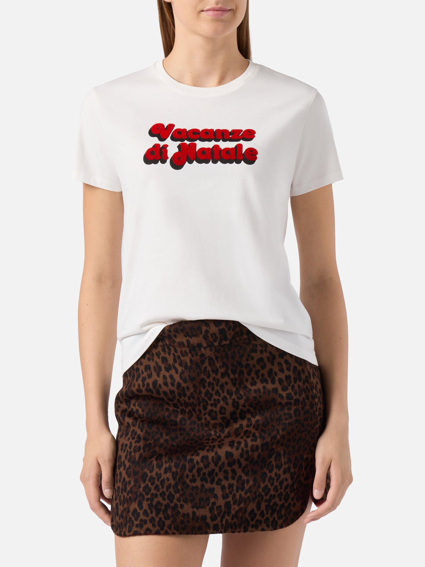 Emilie T-Shirt aus Bio-Baumwolle in Weiß mit Flockdruck „Vacanze di Natale“ | VACANZE DI NATALE SONDERAUSGABE